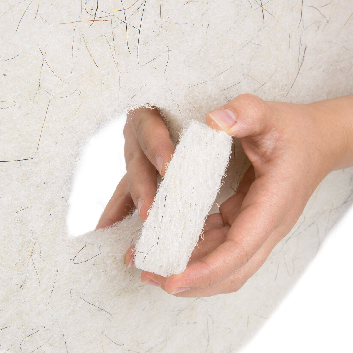 3M 3300 natural blend pad fiber thickness held in hand — product detail, 20-inch five-pad case